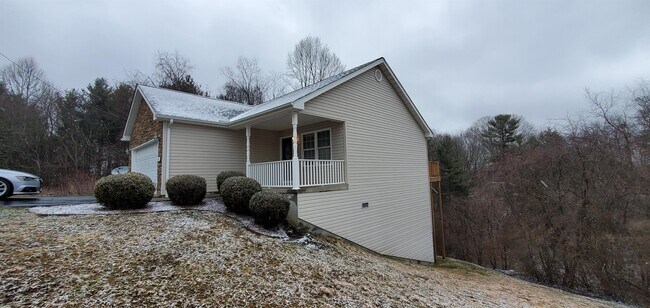 Building Photo - 172 Beth Ln