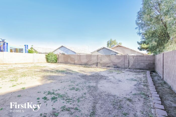 Building Photo - 8555 W Sunnyslope Ln