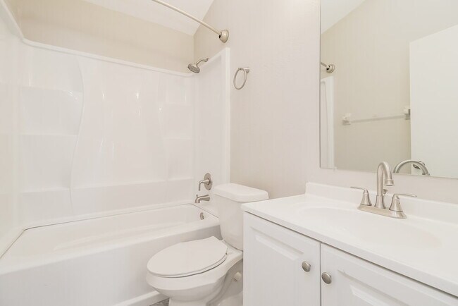 Building Photo - 1005 Brielle Ave