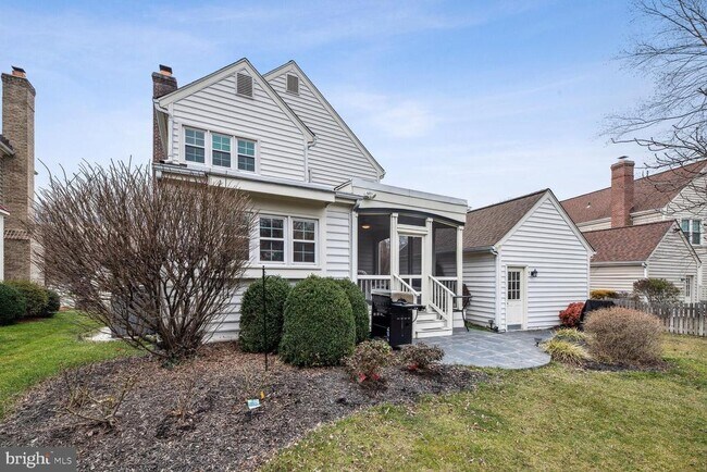 Building Photo - 6603 Forsythia St