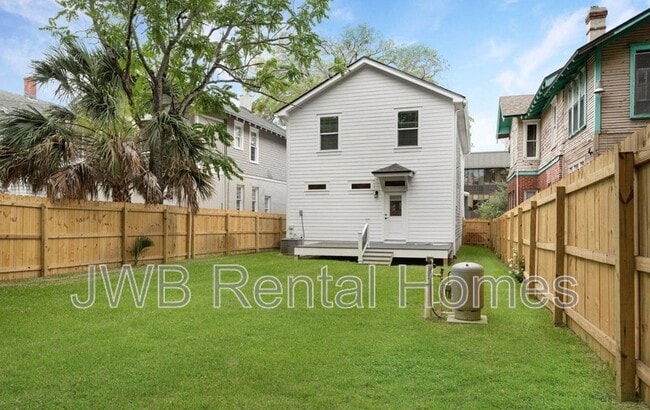 Building Photo - 1631 Boulevard