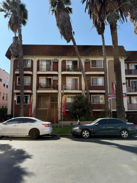 Building Photo - 509 N Berendo St