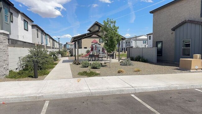 Building Photo - Stunning New 3Beds/2.5Bath Townhome in Phoenix, AZ!