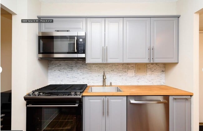 Building Photo - 5909 Tamar Dr