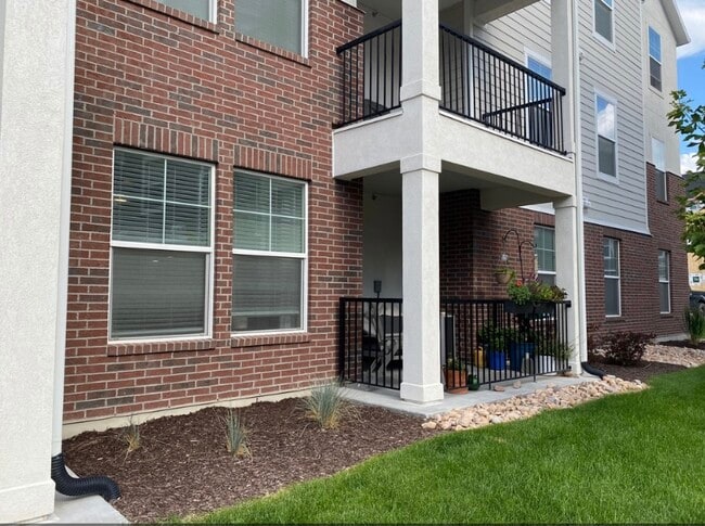 Building Photo - 523 N 310 W