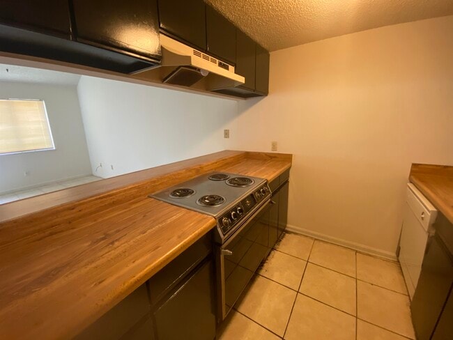 Building Photo - 2447 Talco Hills Dr