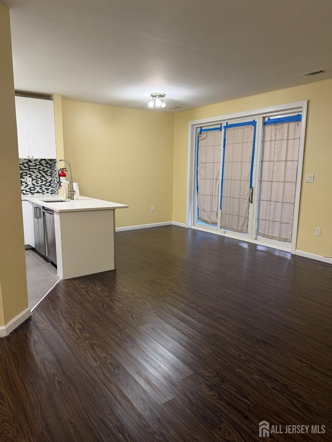 Building Photo - 5061 Beech Ct