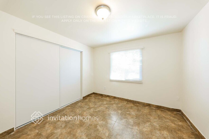 Building Photo - 3730 E Eugie Ave