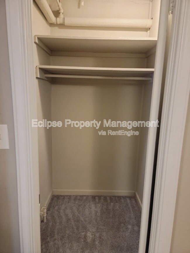 Building Photo - 805 3rd St