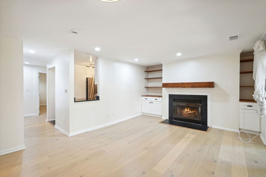 Building Photo - 1124 25th St NW