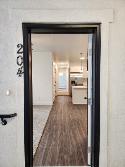 Building Photo - 4735 S Alder Dr