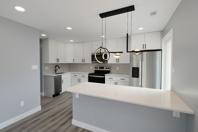 Building Photo - 328 Carmel Woods Dr