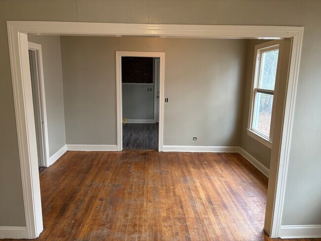 Building Photo - Gorgeous 2 Bedroom Home in Sunset Acres