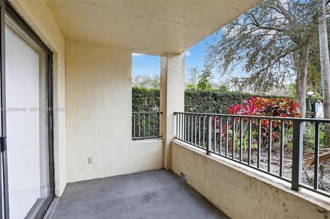 Building Photo - 9999 Summerbreeze Dr