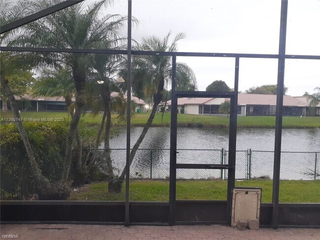Building Photo - 4 br, 2.5 bath House - 245 Via Milan Ter