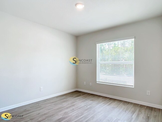 Building Photo - 3090 E Odier St