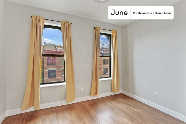 Building Photo - Room in Shared 4 bed/1 bath home in Crown Heights