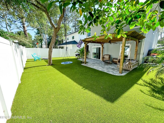 Building Photo - 1117 17th St N