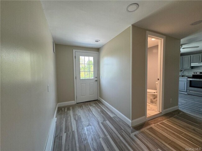 Building Photo - 20 Davis Hill Rd