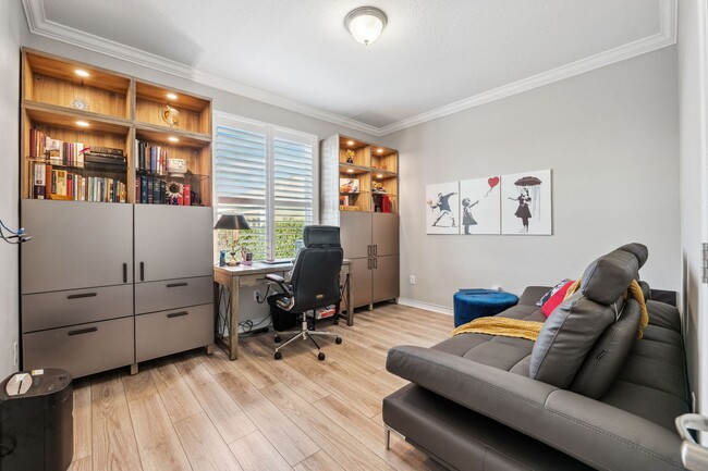 Building Photo - Beautiful Single Family Home in the Cascad...