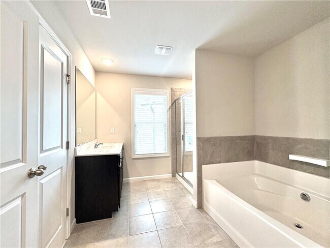 Building Photo - 6085 Bay Pt Cv