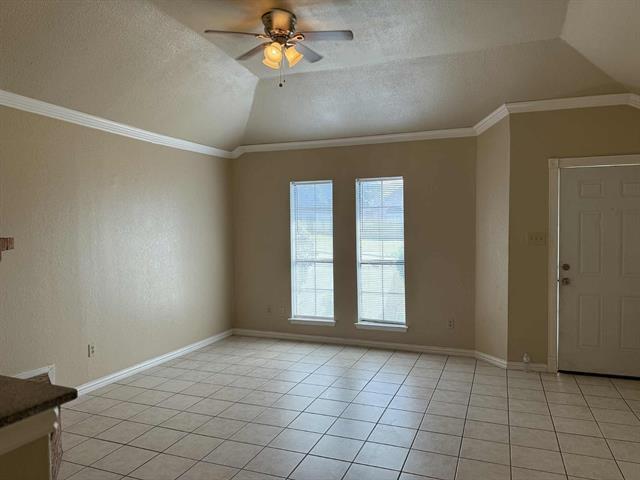 Building Photo - 405 Amber Ln