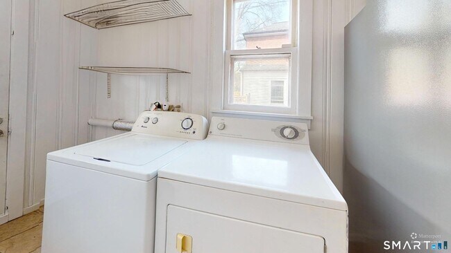 Building Photo - 638 Prospect St