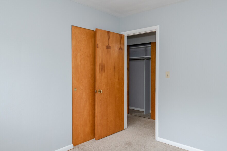 Building Photo - 1258 Westcliff Ct