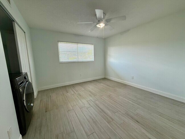 Building Photo - 121 Wettaw Ln