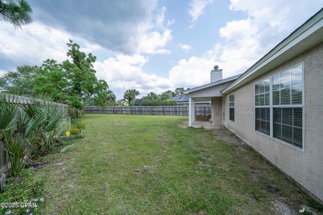 Building Photo - 415 Hidden Island Dr