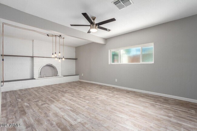 Building Photo - 3526 W Seldon Ln