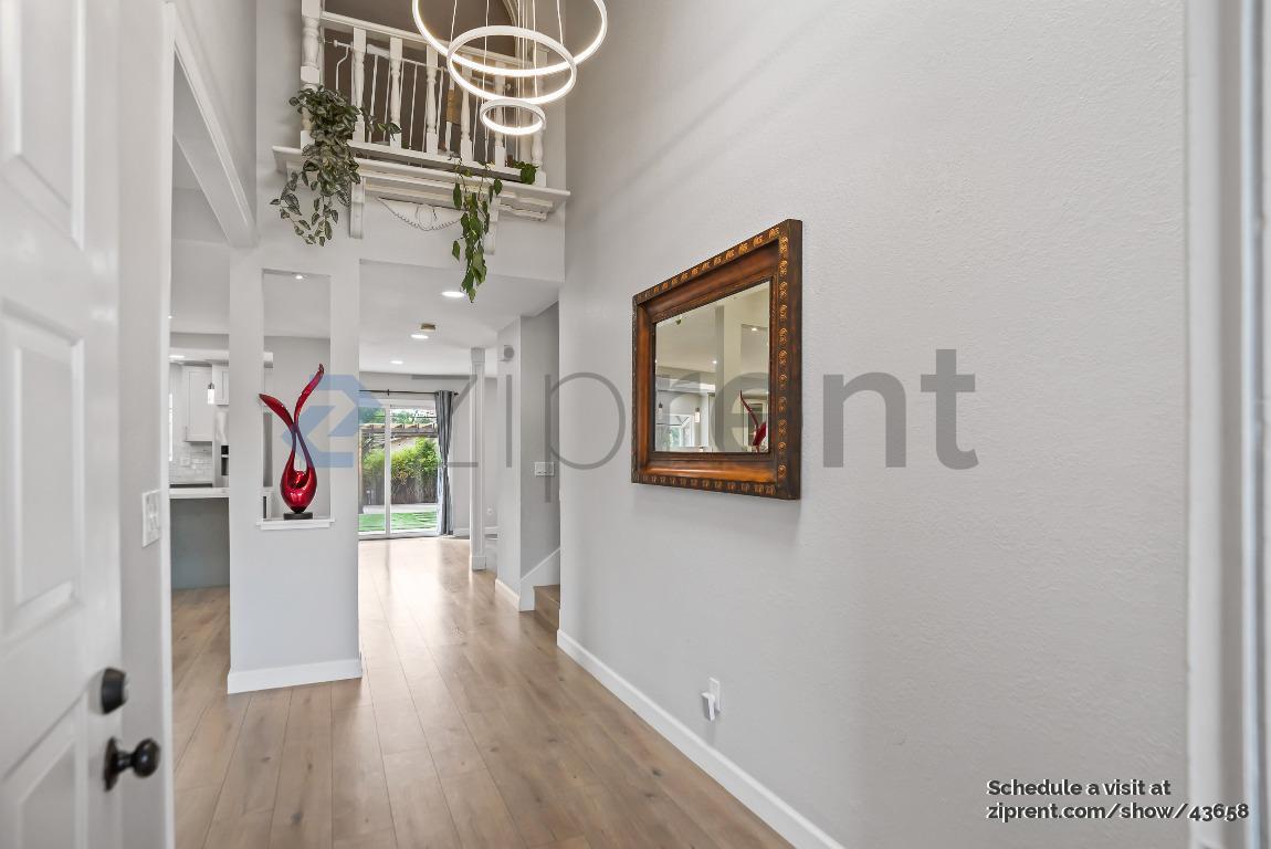 Building Photo - 3173 Ingersoll Pl