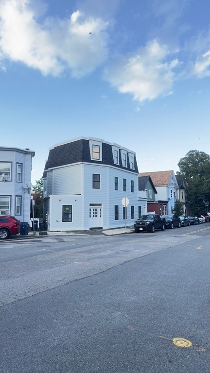 Building Photo - 804-806 Saratoga St
