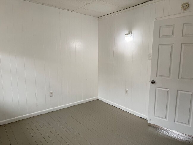 Building Photo - 225 N 3rd St