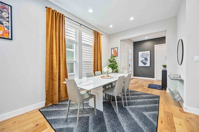 Building Photo - 5821 Kansas St