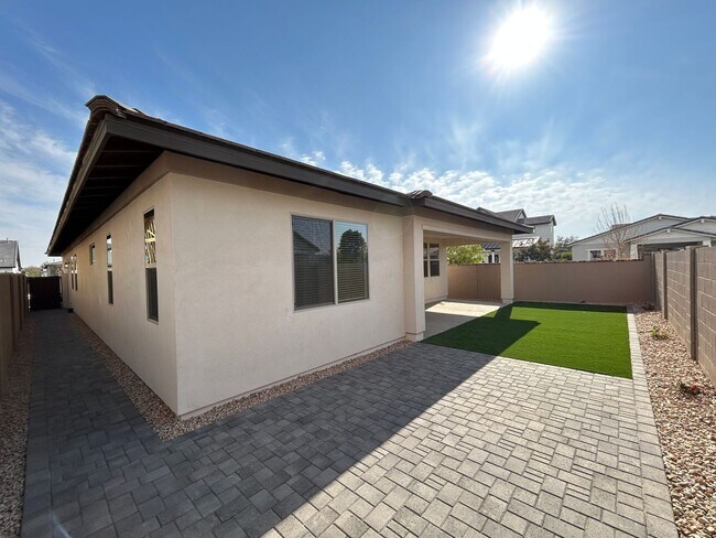 Building Photo - 11806 N Loma Linda St