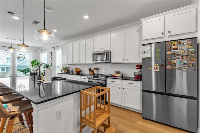 Building Photo - 17608 Penfolds Dr