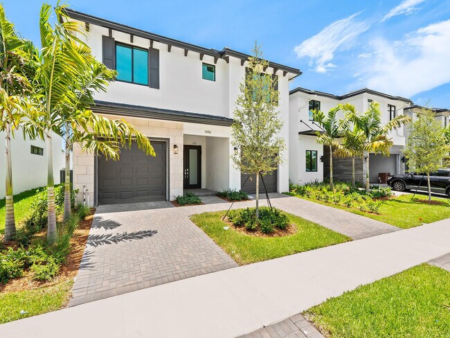 Building Photo - 1446 SW 23rd St