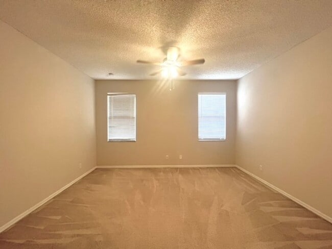 Building Photo - Spacious 4-Bedroom, 2-Bathroom Home for Re...