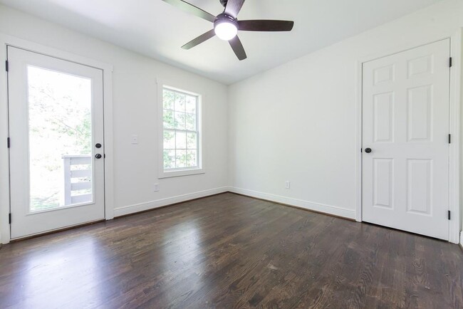Building Photo - 536 Boulevard Pl NE