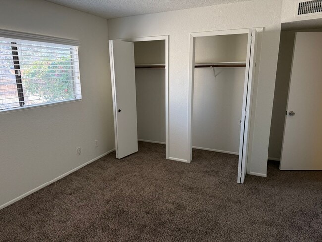 Building Photo - Centrally Located Home with Newer Energy E...