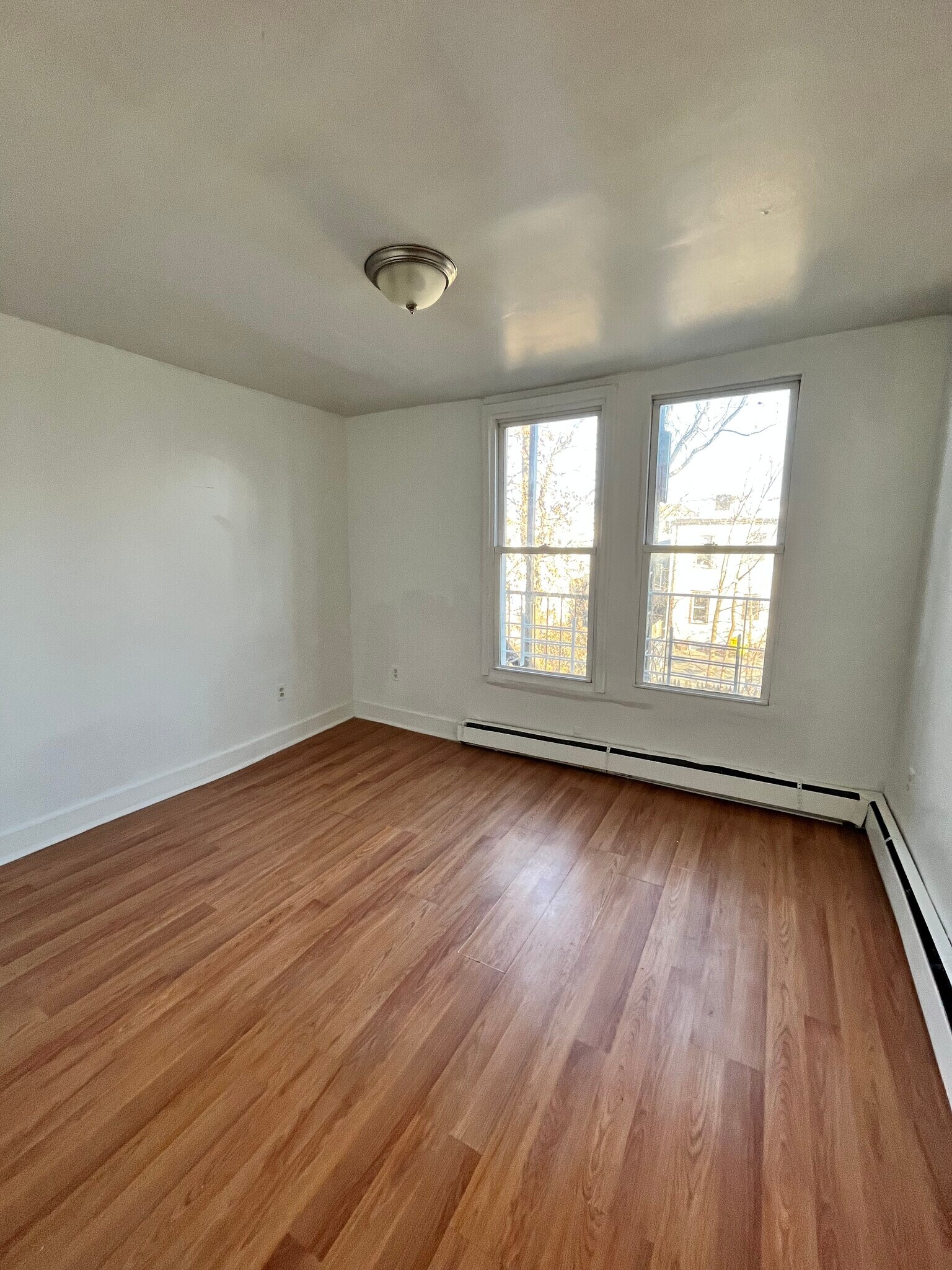 90 Armstrong Ave 2R - 88 Armstrong Ave