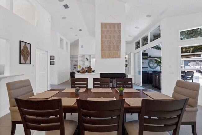 Building Photo - 13 Cleveland Ct