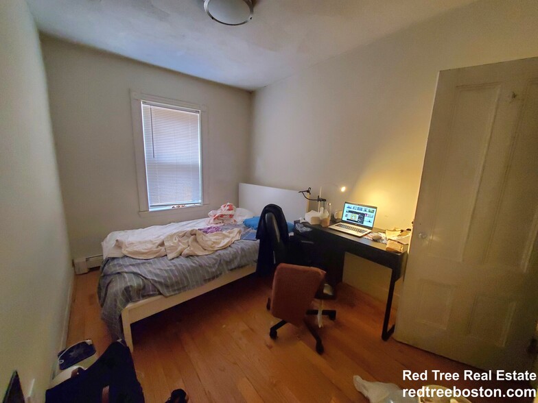 Building Photo - 3 Warwick St