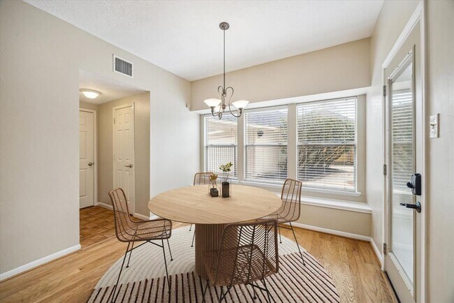 Building Photo - 12714 Orchard Hollow Way