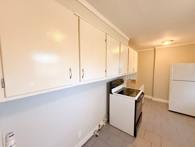 Building Photo - 3-Bedroom Single-Family Home Near TTU with Hardwood Floors and Carport