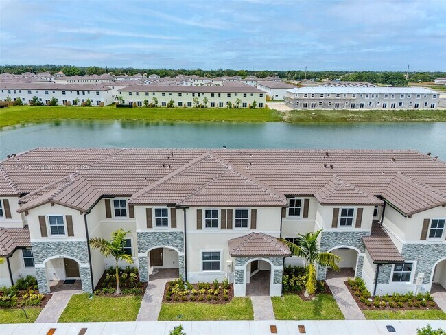 Primary Photo - 2796 SE 26th Ave