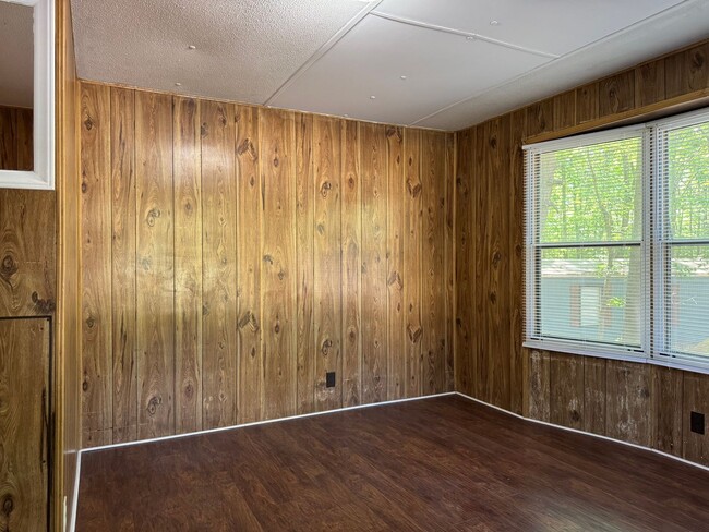 Building Photo - Two Bedroom Single Wide in Troutman