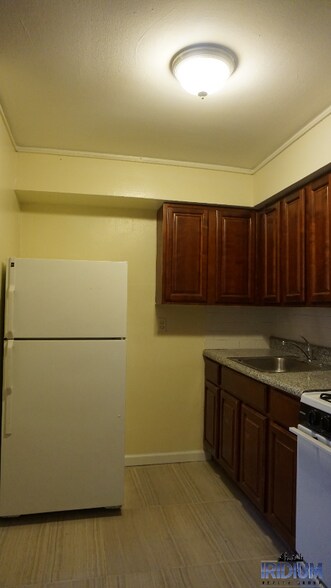 Primary Photo - 147 Cleveland St