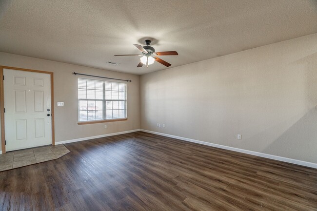 Building Photo - Cozy 3-bedroom 2 bath Home in Fayetteville...